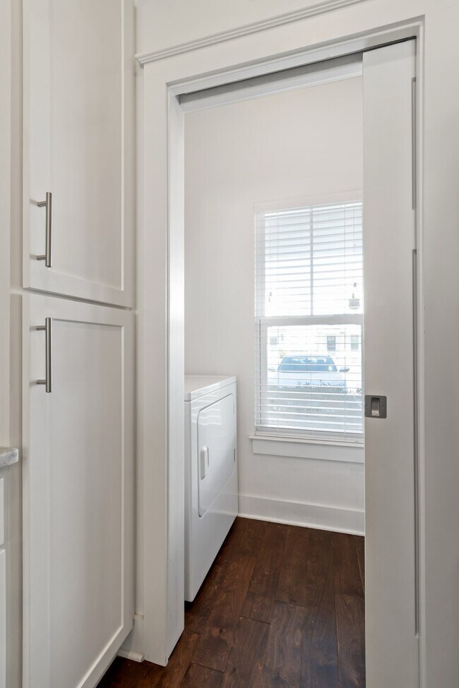 Foto del edificio - 316 W Mill Dr