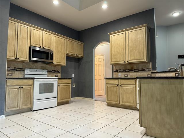 Building Photo - 4446 Sharpsburg Dr