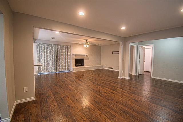 Building Photo - 2632 Brookview Dr