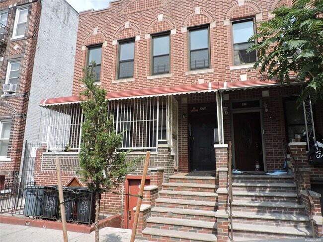 Building Photo - 475 E 93rd St