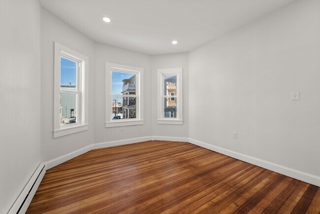 Building Photo - 53 Woodford St