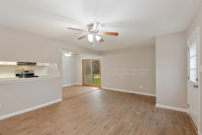 Building Photo - 90 Ridgelawn Rd