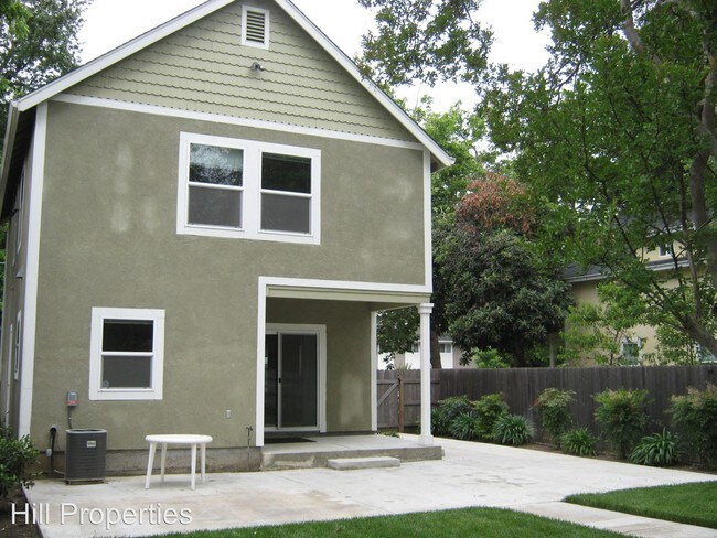Foto del edificio - 3 br, 2.5 bath Room For Rent - 1121 Hazel St