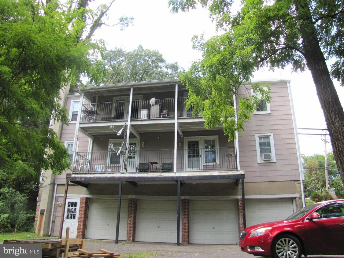 Primary Photo - 5685 York Rd