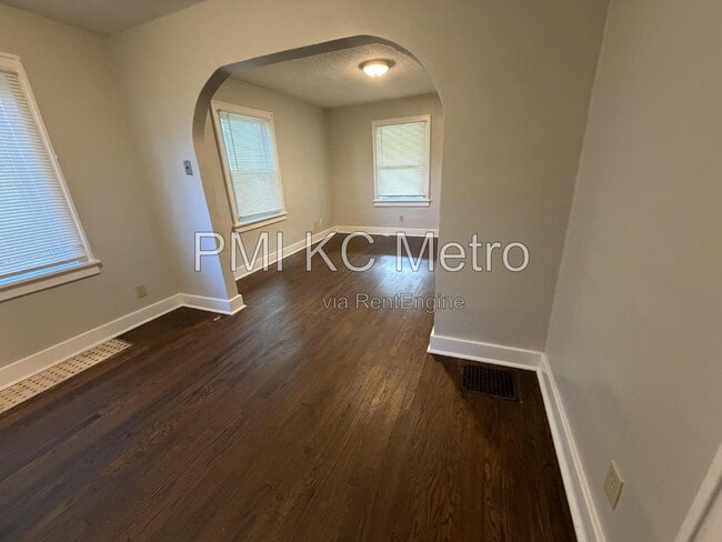 Foto del edificio - 801 S Cedar Ave