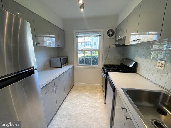 Foto del edificio - 9493 Fairfax Blvd