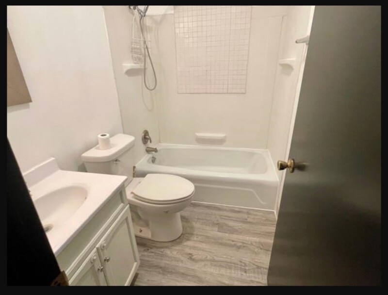 Foto del edificio - 1873-1875 E Post Rd