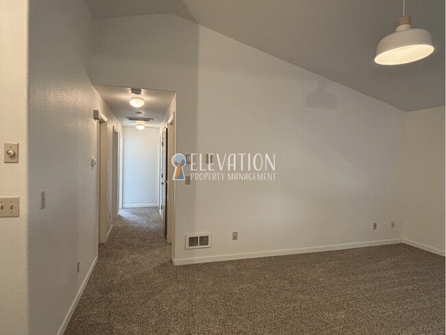 Foto del edificio - 61875 Avonlea Cir