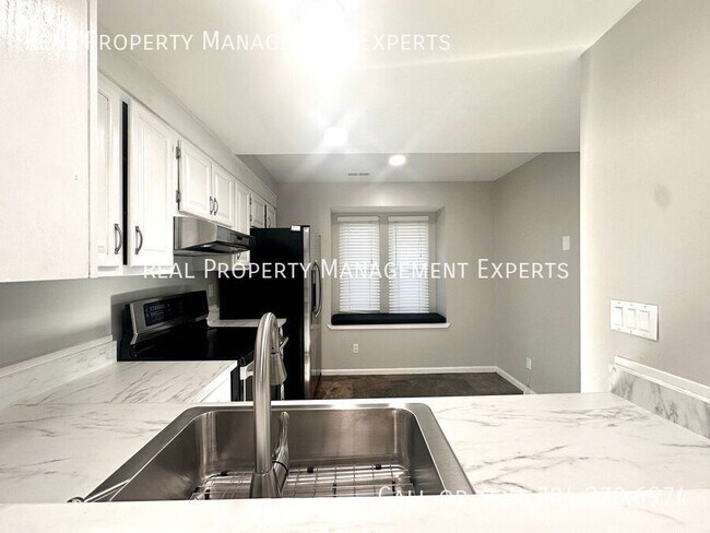 Building Photo - 2739 Von Thuringer Ct