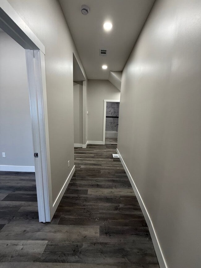 Foto del edificio - Newly Renovated 2 bedroom in Lincoln- Larimer