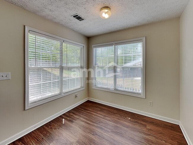 Building Photo - 740 Chatham Park Dr