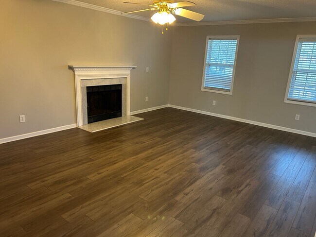 Foto del edificio - 5200 Shallowford Rd