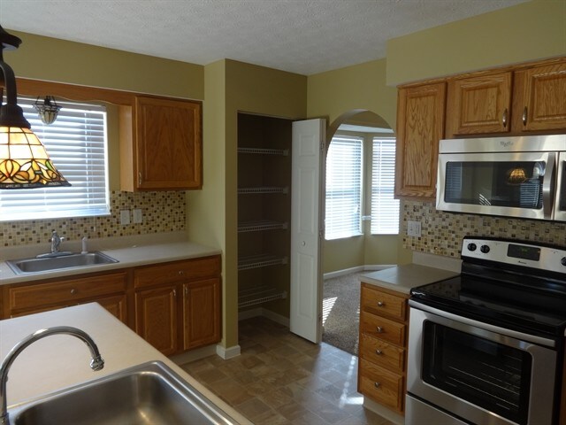 Foto del edificio - 2098 Stone Valley Pl