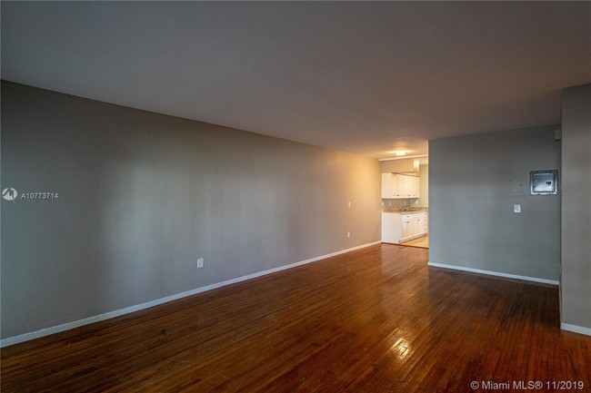 Building Photo - 9200 E Bay Harbor Dr