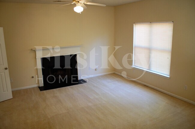 Foto del edificio - 141 Edison Dr