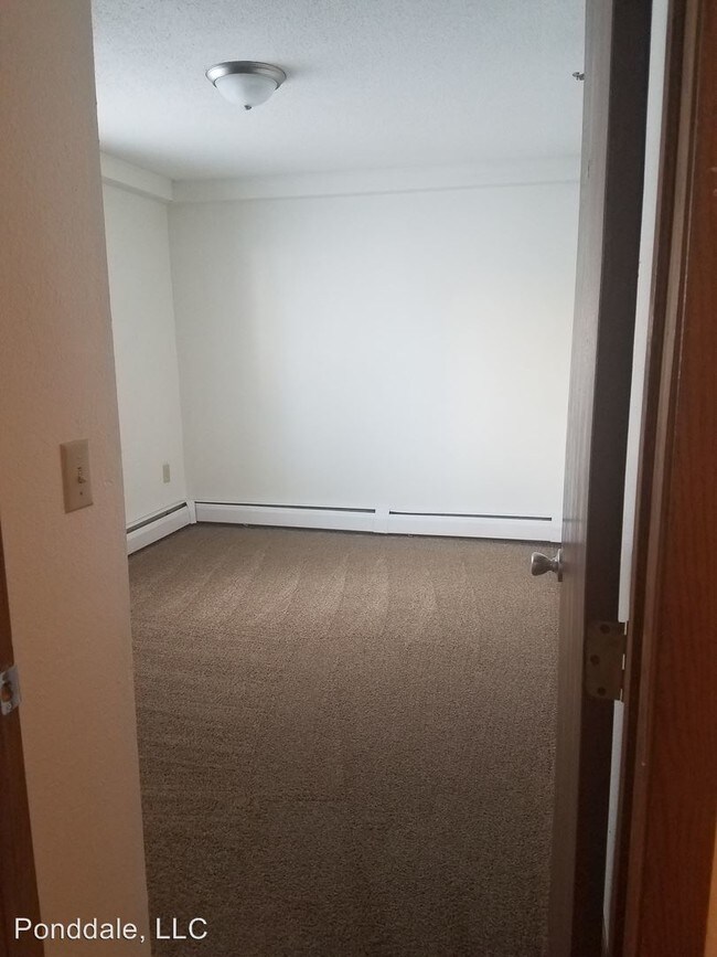 Building Photo - 10630 Tamarack St NW