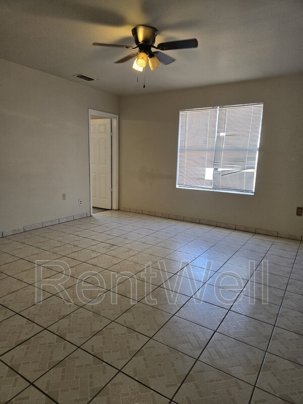 Foto del edificio - 1017 N Main Ave