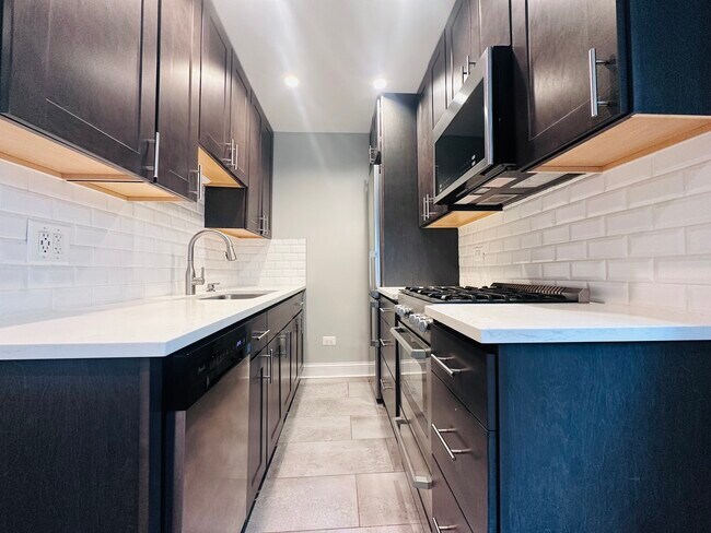 Foto del edificio - 541 W Oakdale Ave