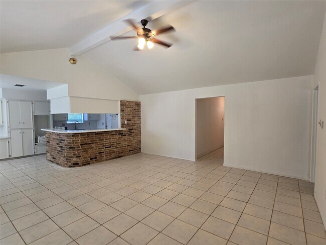 Foto del edificio - 11931 Tanager St