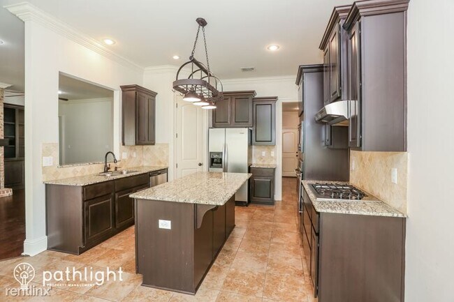 Building Photo - 4 br, 3 bath House - 18505 Old Maplewood D...