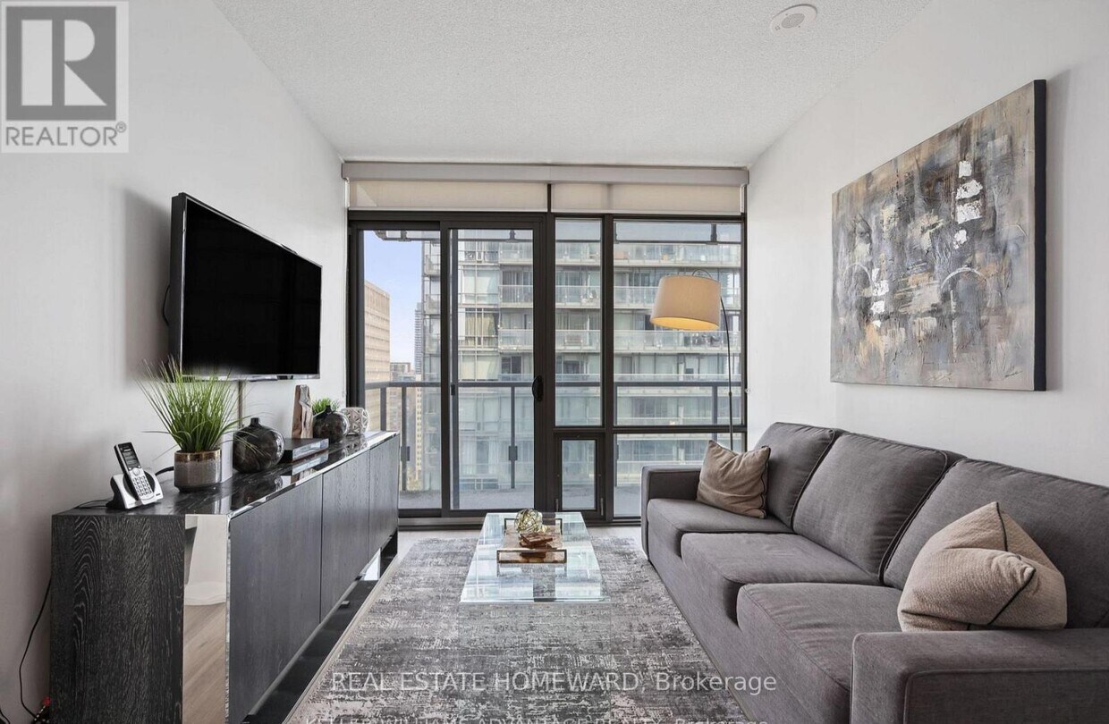 Primary Photo - 38 Grenville St