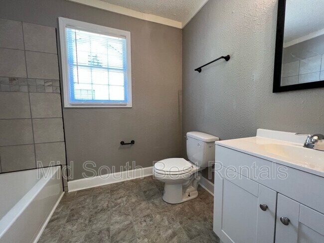 Foto del edificio - 1053 Ramona St