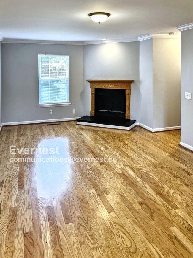 Building Photo - 4021 Creekside Dr