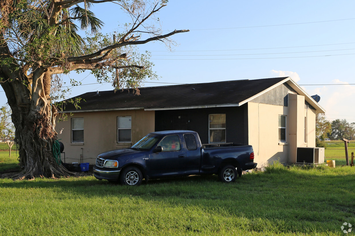 Primary Photo - Okeechobee Center Housing