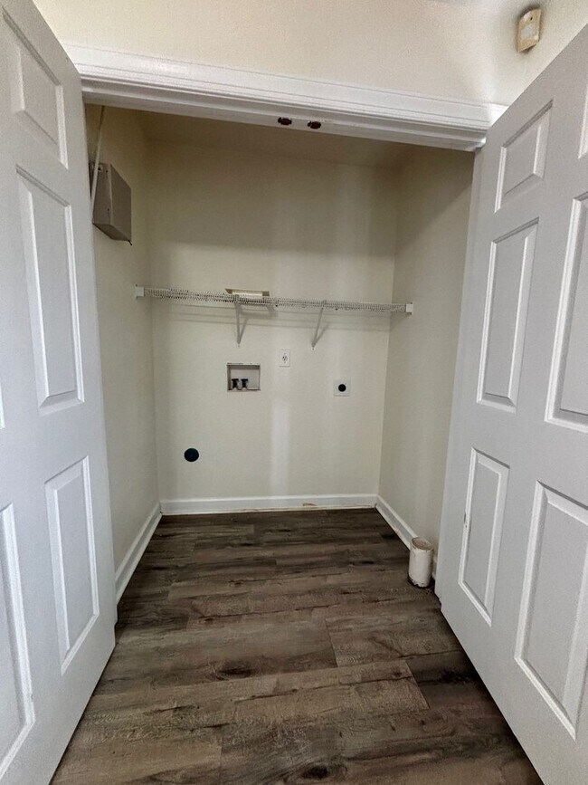 Foto del edificio - 3 Bedroom, 3 Bathroom Townhome in Carolina...