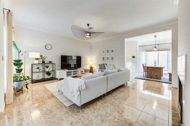 Foto del edificio - 736 Country Pl Dr