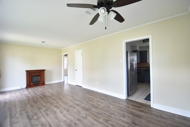 Photo - 620 Edenborn Ave House