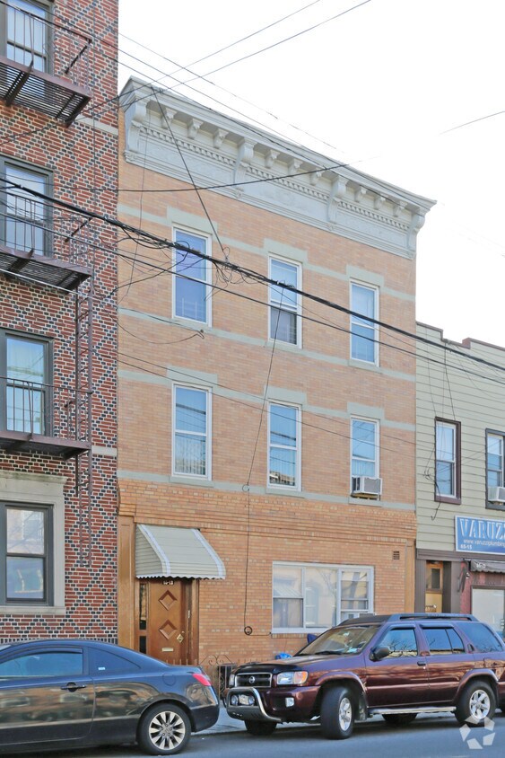 Foto del edificio - 6513 Forest Ave