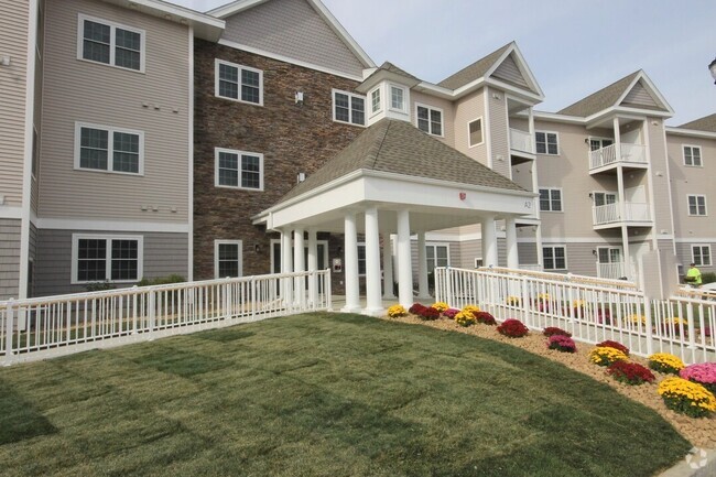 Building Photo - Regency Village