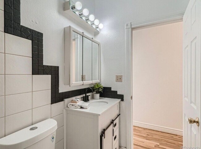 Foto del edificio - 3437 Mariposa St