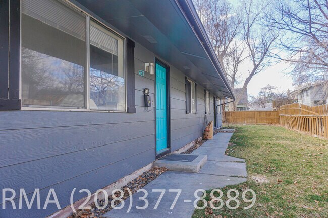 Building Photo - 833 N 28th St