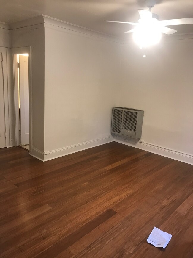 Building Photo - 315 NE 28th Ave