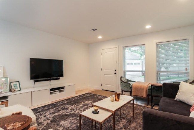 Foto del edificio - 5631 Winsome Ln