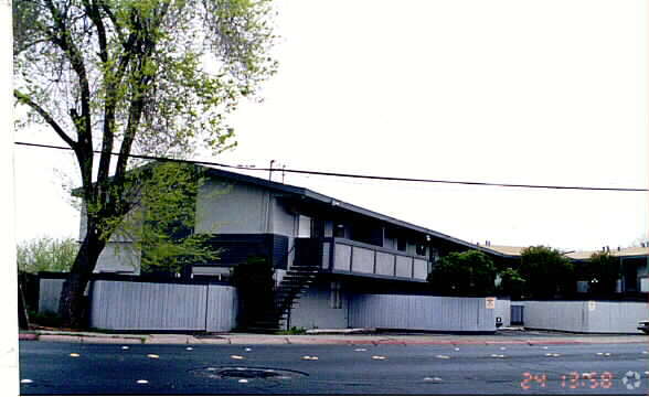 Building Photo - The Devonshire Apartments