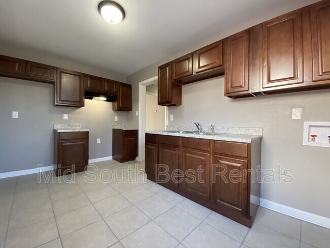 Foto del edificio - 1503 S Montgomery St