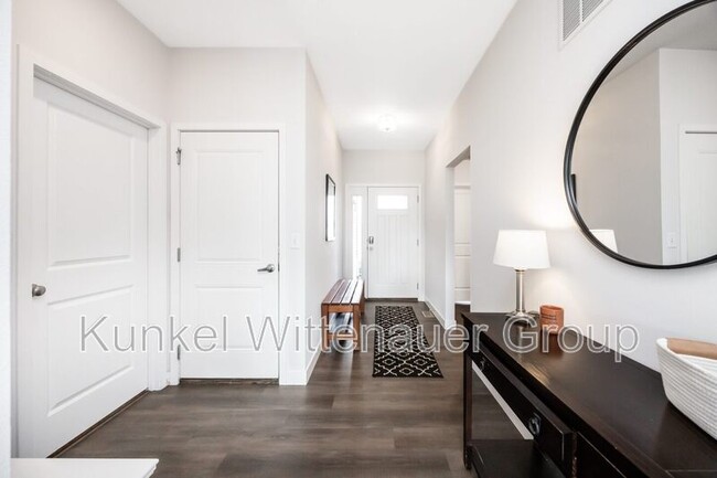 Foto del edificio - 2624 Beacon Point Ct