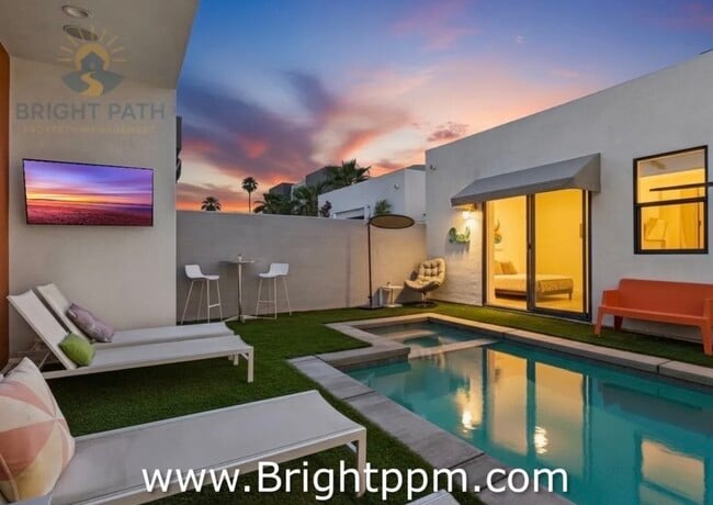 Building Photo - 2705 Paragon Loop