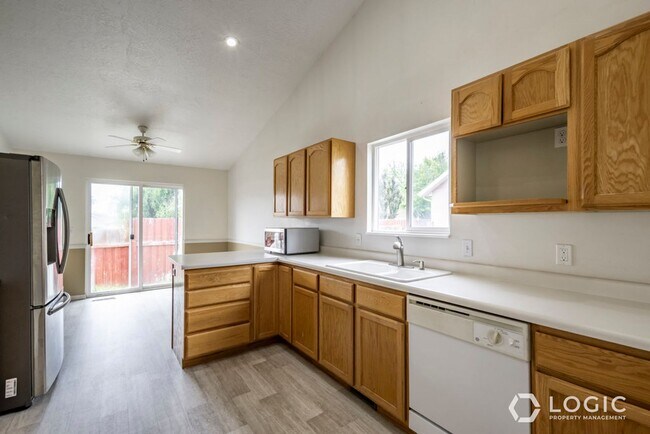 Building Photo - Beautiful Home in Orem!