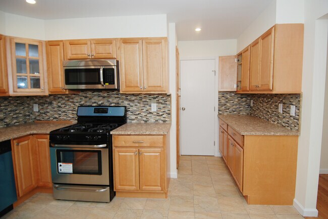 Foto del edificio - 16 Lundy Ln