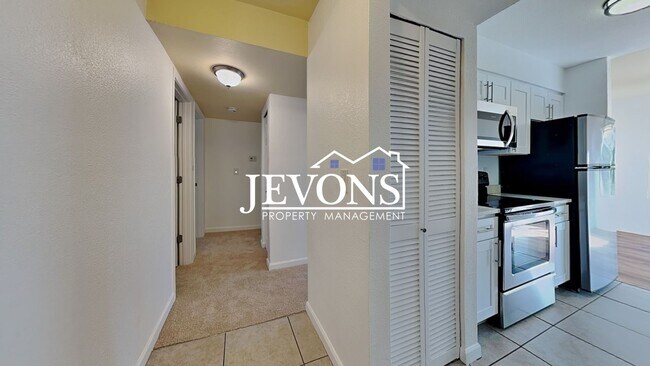Foto del edificio - $990 rent credit if you move in by 11/30/25! 2-bedroom home with utilities included near I-405