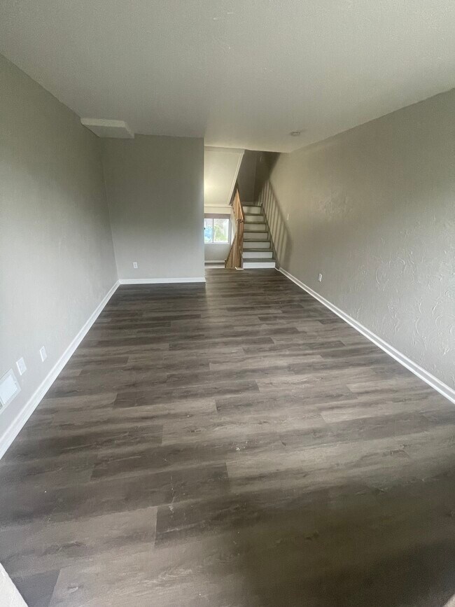 Sala de estar - 8895 N Swan Rd