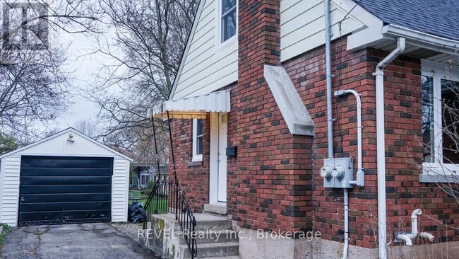 Building Photo - 22 Greenwood Ave