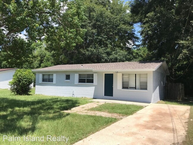 Foto del edificio - 4 br, 1 bath House - 1302 Lancer Dr.