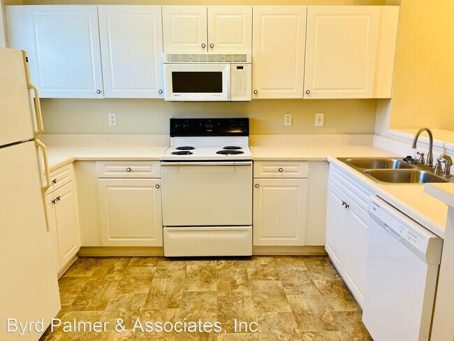 Building Photo - 6010 Dick Pond Rd