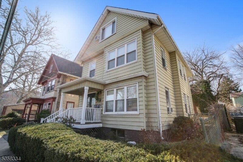 16 Henry St Unit 2, Bloomfield, NJ 07003 Room for Rent in Bloomfield