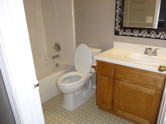 Foto del edificio - 3 bedroom house in Wheatland